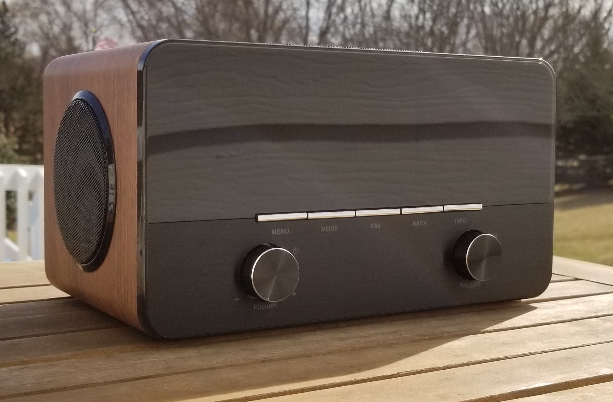 Inválido Hierbas grupo Wake up to the Music – An Auna Connect 150 Alarm Clock Review - Qwerty  Articles